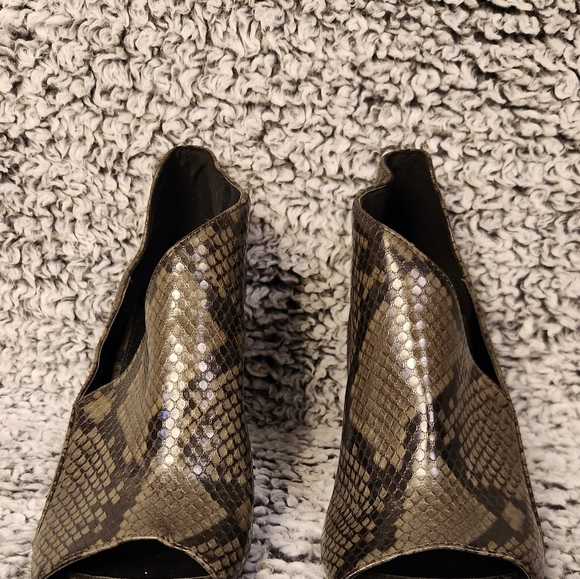 CALVIN KLEIN Python Heel Ankle Booties Open Toe Asymmetrical Booties Women 7.5 - Picture 4 of 10